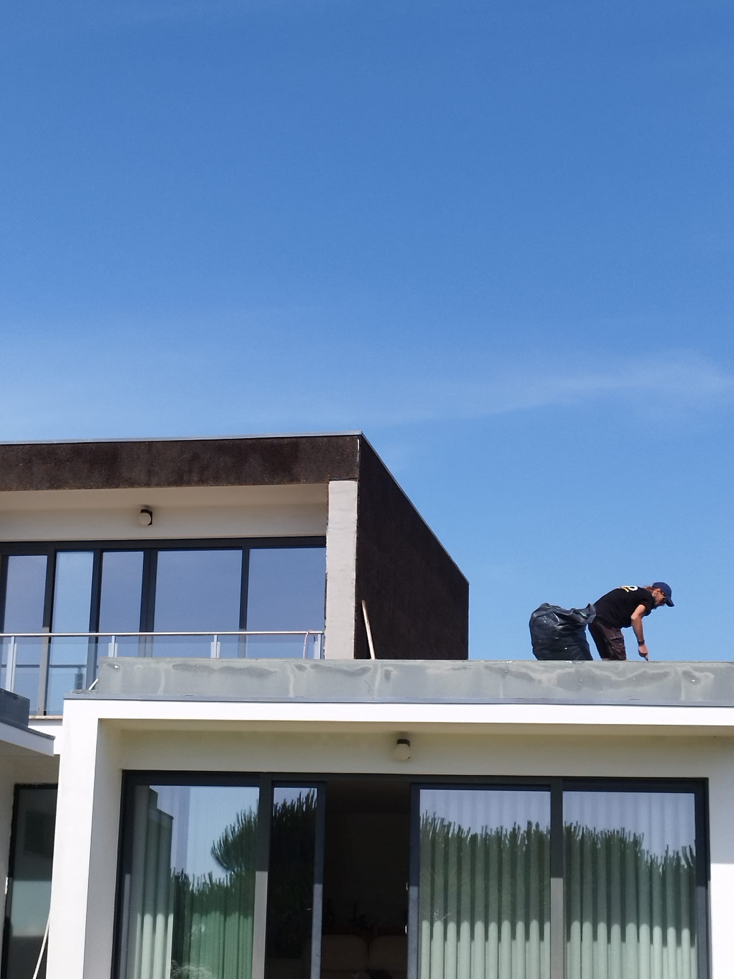 Aplicação de cortiça em fachada · vista geral